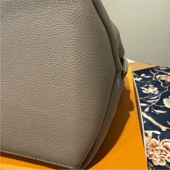 Louis Vuitton Grand Palais Crossbody Satchel Turtle Dove Gray - Picture 3 of 10